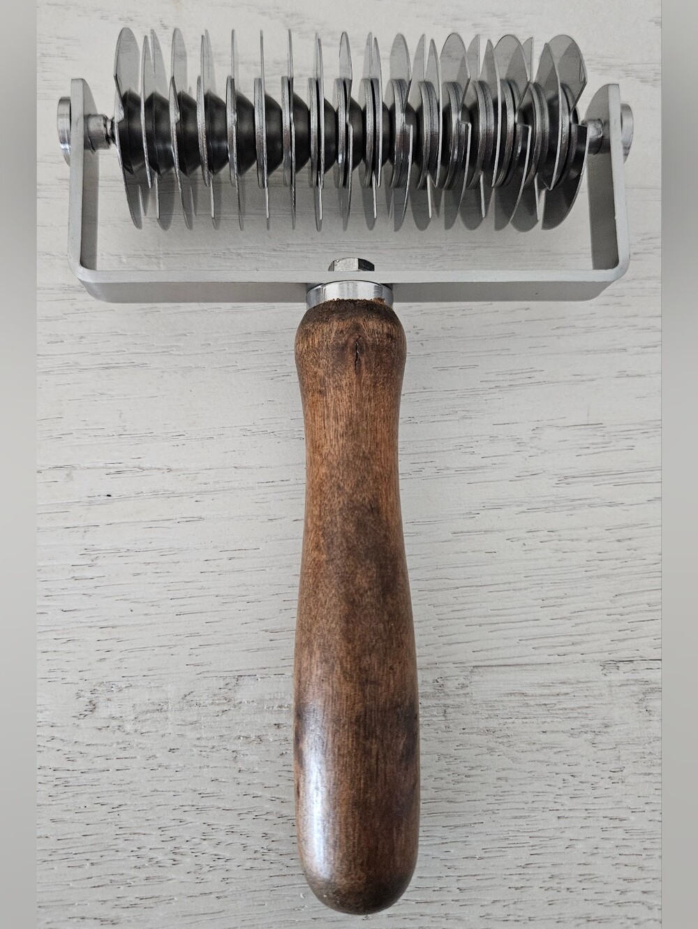 Sharp Multi-Blade Pastry Lattice Roller Cutter for Creating Even Pie Tops New